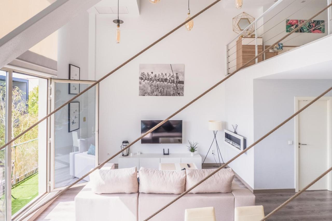 El Ventero Apartment - Elegante Apt Para 5 Con Terraza, Wi-Fi Y Aparcamiento En La Calle Camarma de Esteruelas Εξωτερικό φωτογραφία