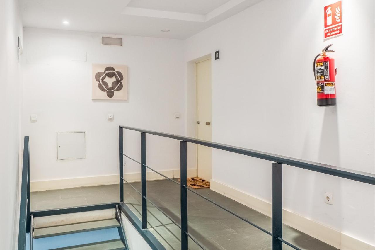 El Ventero Apartment - Elegante Apt Para 5 Con Terraza, Wi-Fi Y Aparcamiento En La Calle Camarma de Esteruelas Εξωτερικό φωτογραφία