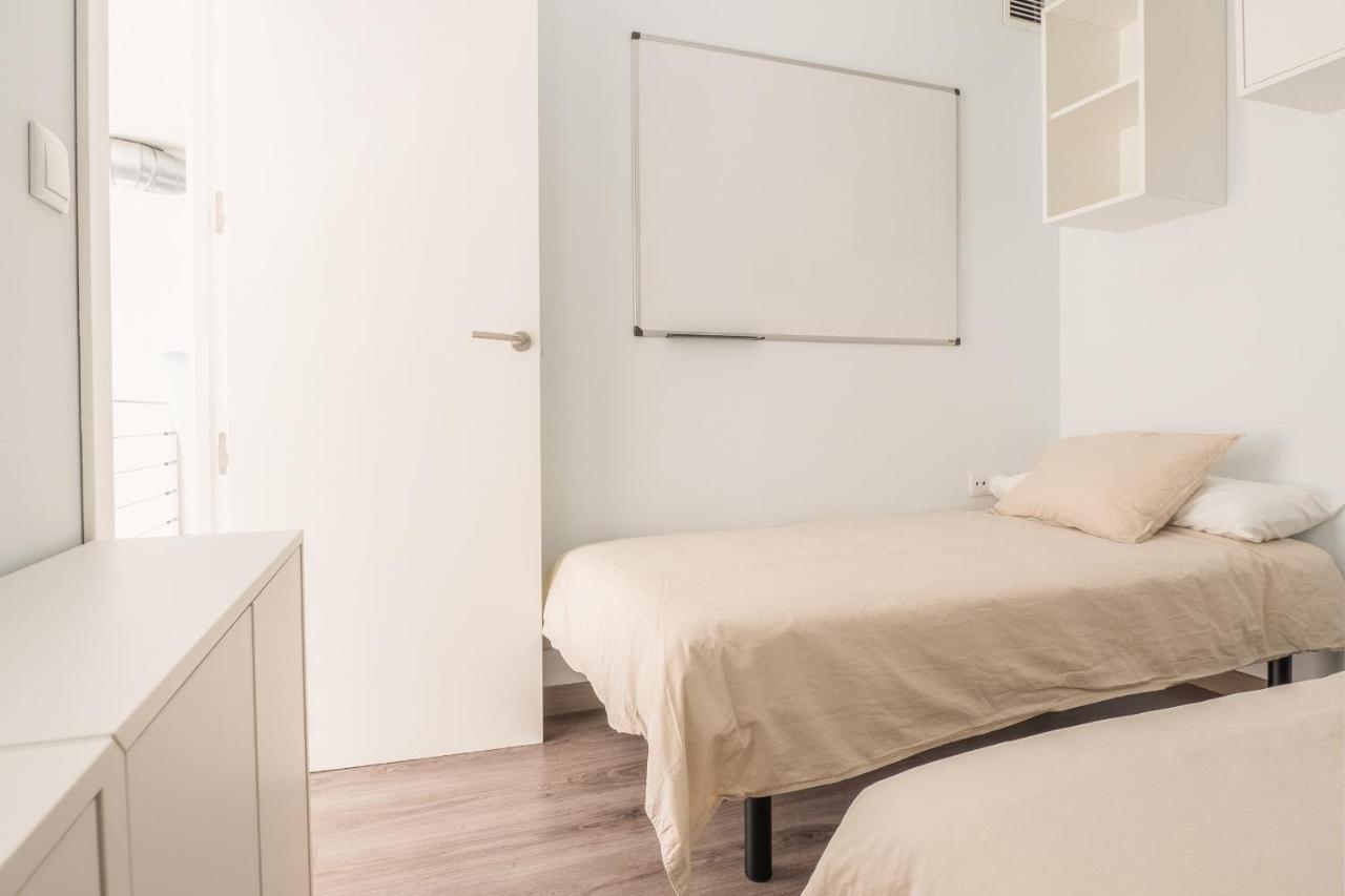 El Ventero Apartment - Elegante Apt Para 5 Con Terraza, Wi-Fi Y Aparcamiento En La Calle Camarma de Esteruelas Εξωτερικό φωτογραφία