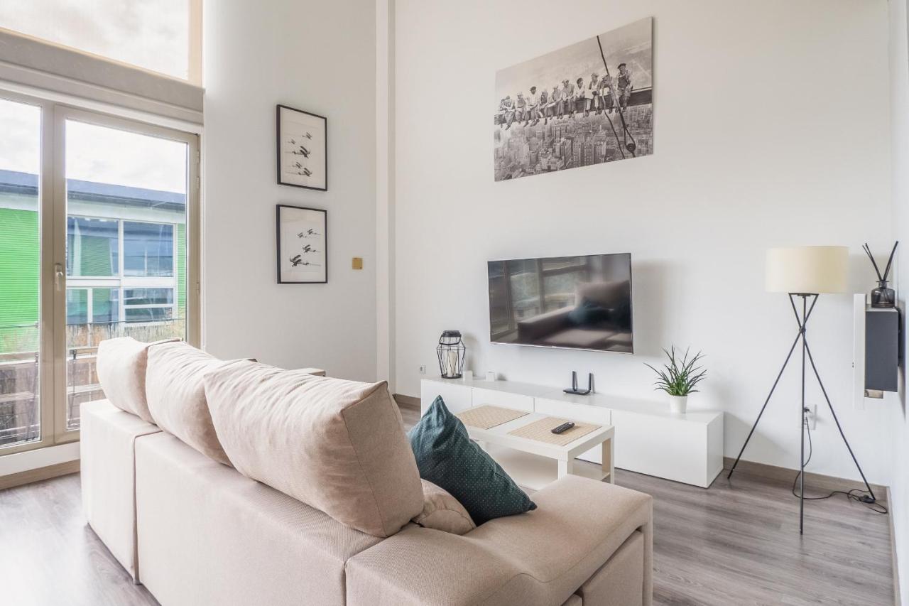 El Ventero Apartment - Elegante Apt Para 5 Con Terraza, Wi-Fi Y Aparcamiento En La Calle Camarma de Esteruelas Εξωτερικό φωτογραφία